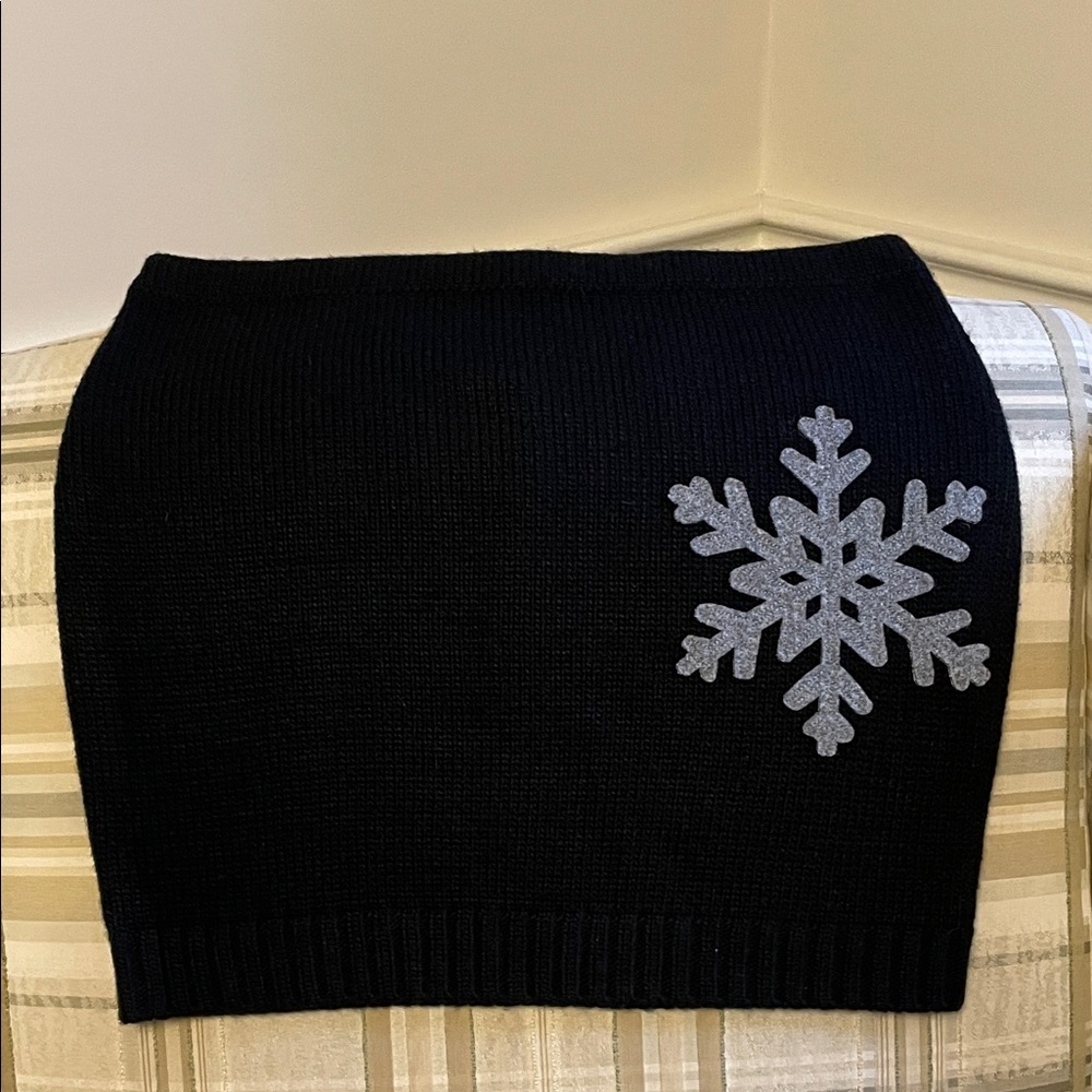 Black Knit Skirt with Gray Snowflake Design